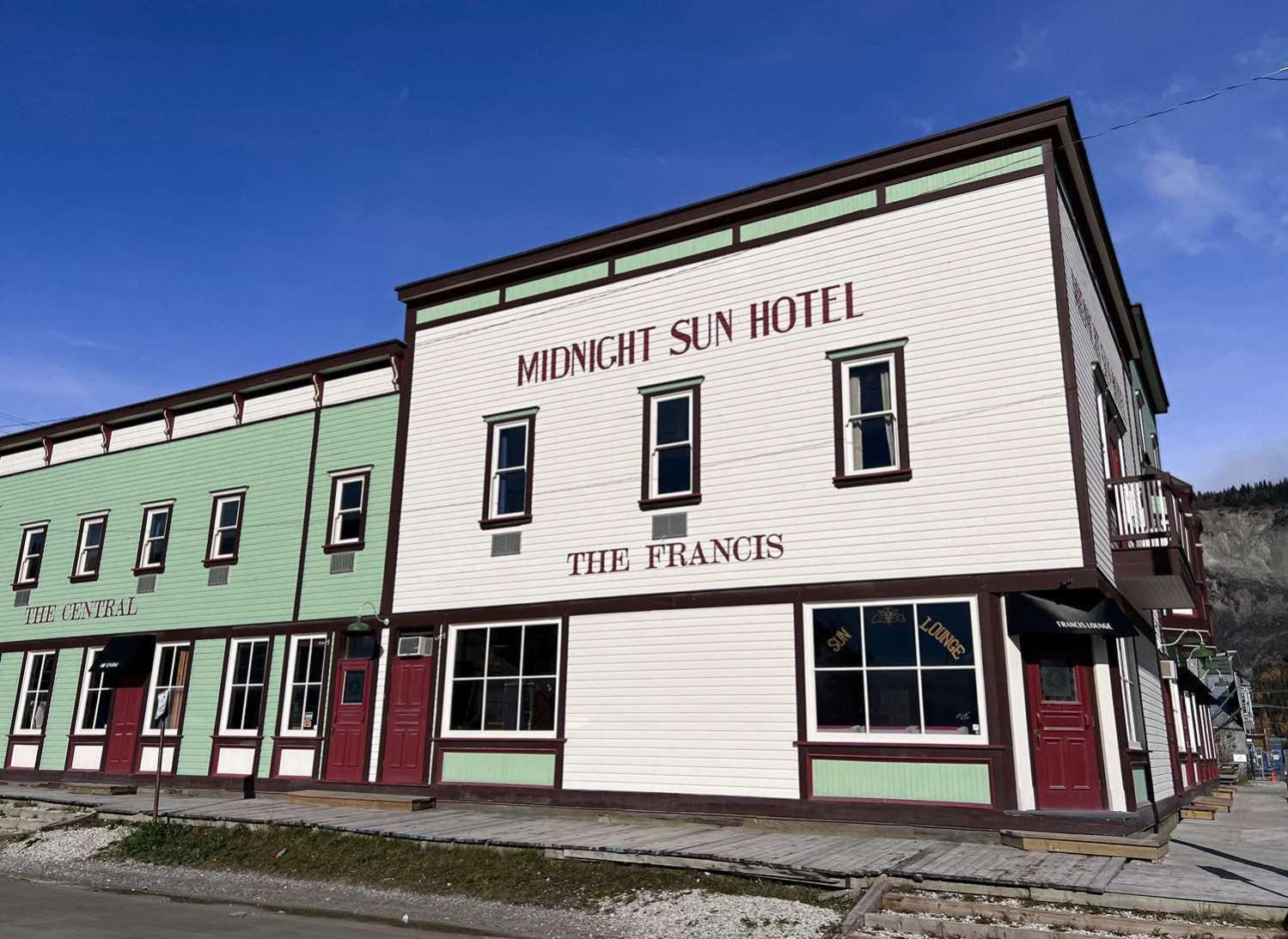 Midnight Sun, A Coast Hotel Dawson City Exterior photo